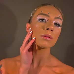 Meet your Posher, Raven